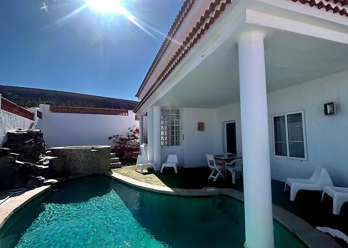 Paradise Of The Island Nyaraló